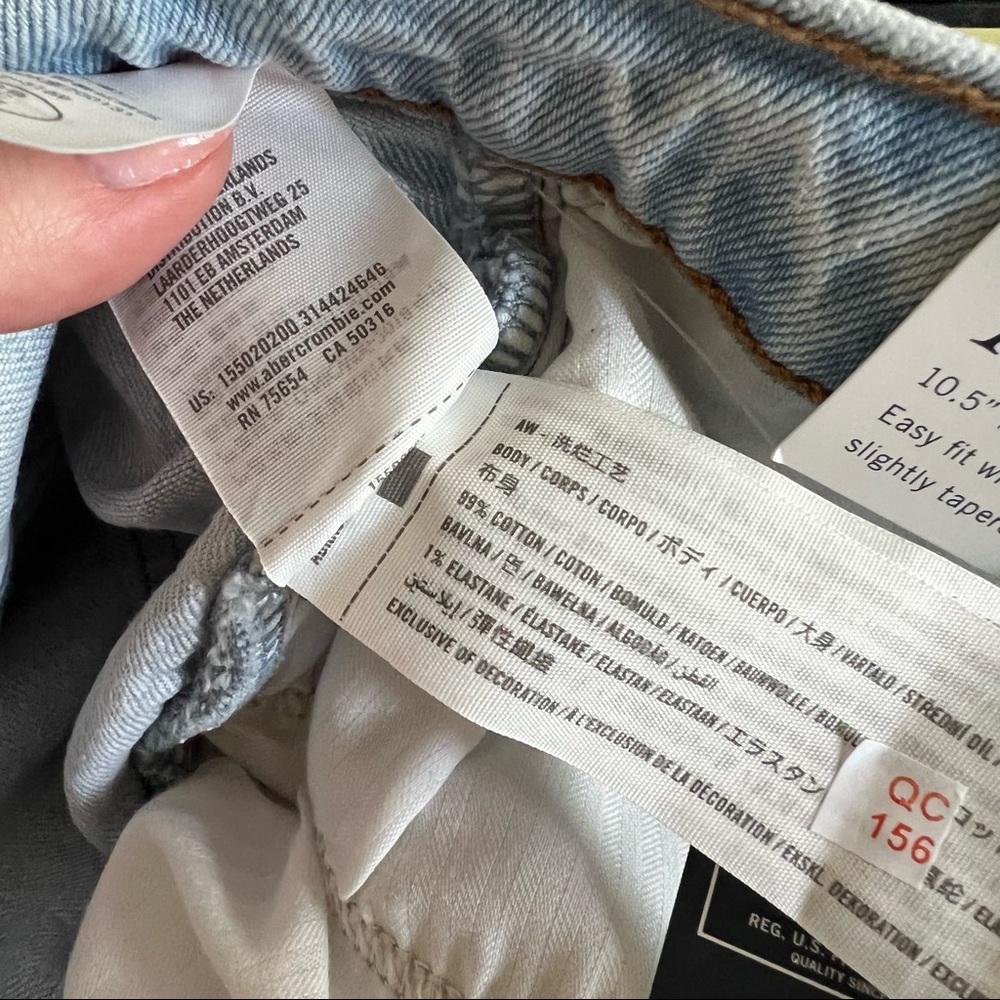 Abercrombie | High Rise Ripped Mom Jeans - Picture 8 of 8